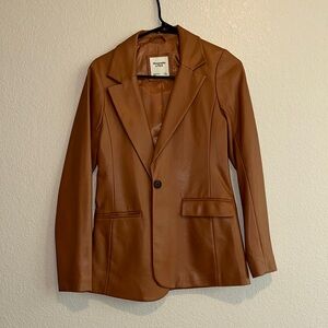 Abercrombie & Fitch Brown Blazer with Notched Lapels and Tailored Fit